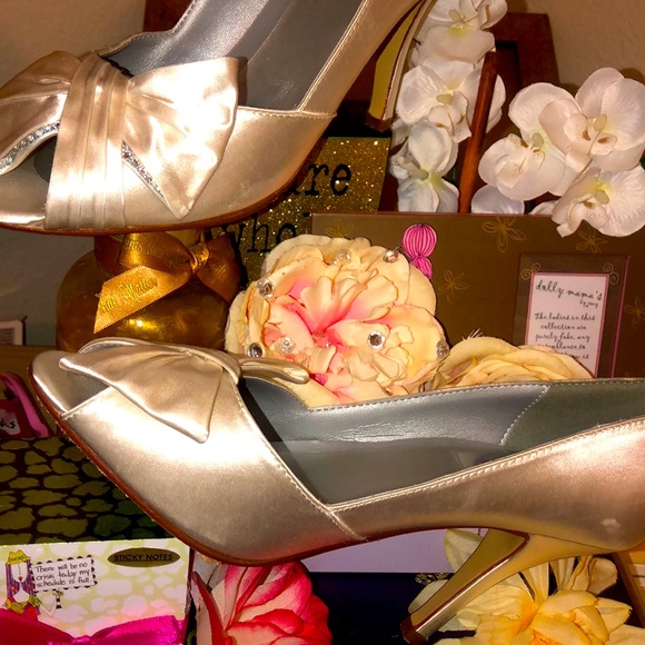 ππ°π» Dyeables β’ White Satin β’ Liv β’ 9B π°π»π - Picture 2 of 9